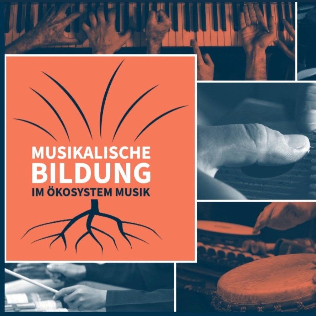 Collage aus spielenden Händen an Klavier und Percussion mit zentraler Grafik und dem Text „Musikalische Bildung im Ökosystem Musik“.